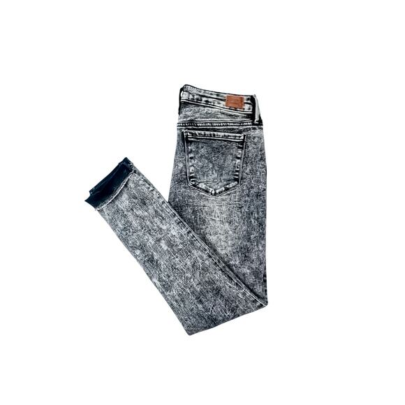 Simple Society Black Acid Wash High-Rise Jeans, Size 9/29 - Picture 4 of 6